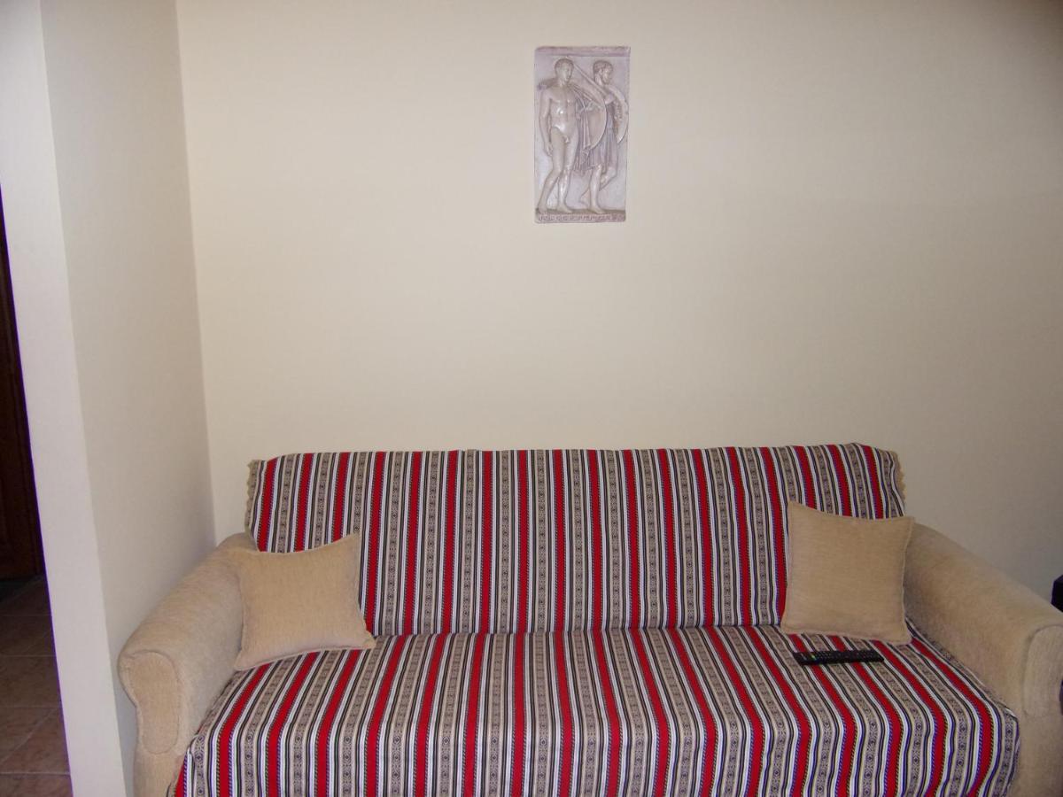George'S Apartment Ípszosz Kültér fotó